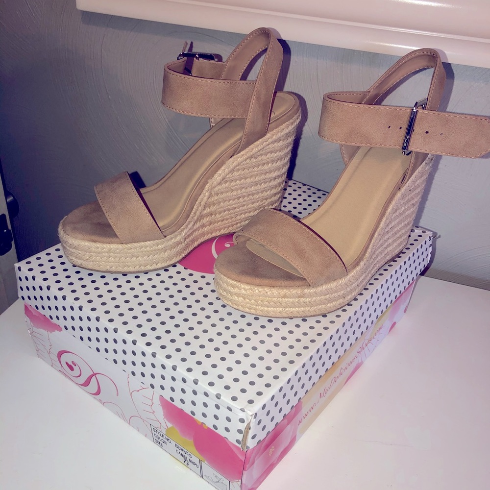 Adorable Beige Platform Wedges